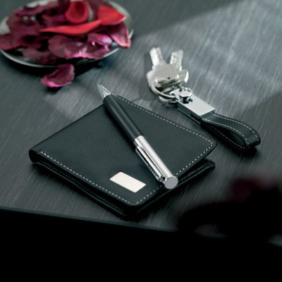 Eleganten darilni set kemični svinčnik, obesek in denarnica