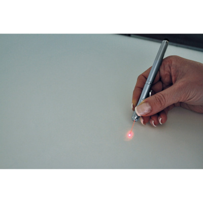 Kemični svinčnik z laserskim kazalcem, svetilko in touch penom
